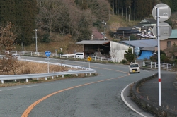 小国散策・蔵cafe&ぎゃらりぃ　野いばらの実道案内