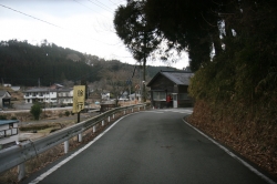 小国散策・蔵cafe&ぎゃらりぃ　野いばらの実道案内