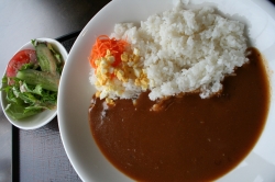 「都井岬観光ホテル」シェフのおすすめ特性カレーセット　850円