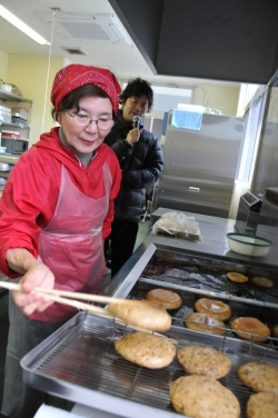 島野浦島特産・あかもくあげみ　濱田眞由美さん