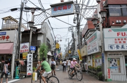 『江ノ電』各駅下車〜全駅周辺散策・鎌倉駅小町通り