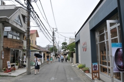 『江ノ電』各駅下車〜全駅周辺散策・鎌倉駅小町通り