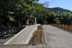 ぶどうとワインの町『勝沼』散策・大日影トンネル遊歩道