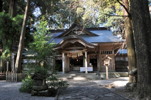 高千穂町「勾玉づくり」「神楽面の彩色」体験レポート・高千穂神社