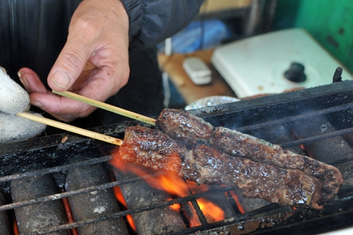 高千穂〜阿蘇「B級ご当地グルメ」食べ歩きドライブ・草千里ヶ浜・馬串