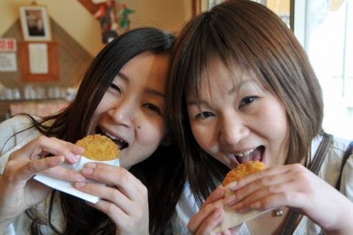 高千穂〜阿蘇「B級ご当地グルメ」食べ歩きドライブ・道の駅・高千穂「高千穂牛コロッケ」