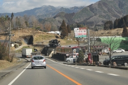 高千穂〜阿蘇「B級ご当地グルメ」食べ歩きドライブ・道の駅・高千穂観光物産館　トンネルの駅