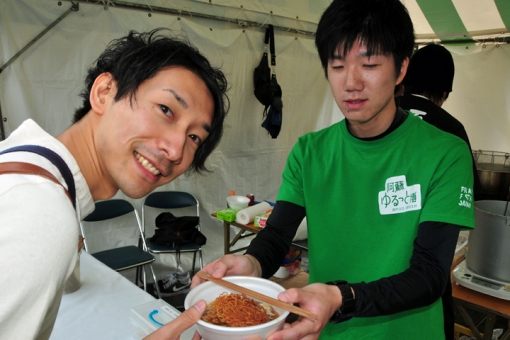 2011九州ご当地グルメin阿蘇・ハーブ鶏とサクサクじゃがの島原カレーそうめん