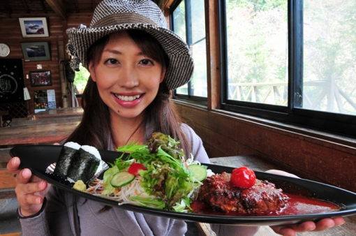 久住高原フラワーズヴァレー & 喫茶 空・「空」特製豊後牛ハンバーグ