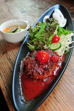 久住高原フラワーズヴァレー & 喫茶 空・「空」特製豊後牛ハンバーグ