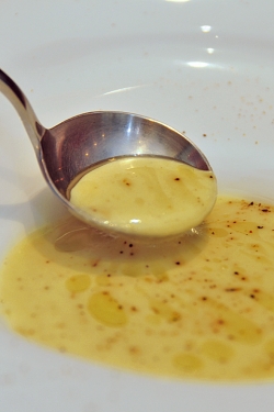 Chez Onji・スープ／カリフラワーのクリームスープ　カレー風味