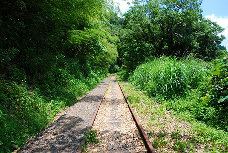 ＴＲ鉄道跡地散策コースと、列車の宿