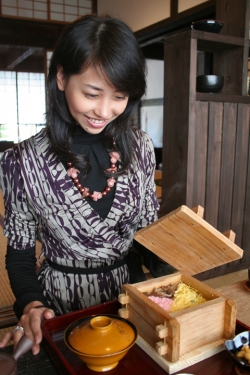 和カフェ&食雑貨〜理庵（りあん）・京風　蒸し寿司