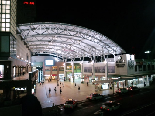 長崎を「さるく」〜1日でまわれる長崎有名観光スポット・夜の長崎駅