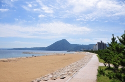 別府現代芸術フェスティバル2012 別府混浴温泉世界 内覧バスツアー 餅ヶ浜桟橋 クリスチャン・マークレー『火と水』