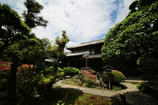 富春館・庭園風景