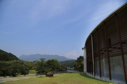 佐藤焼酎製造場蔵見学・祝子川と外観