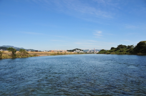 千徳酒造蔵見学・千徳酒造近くを流れる大瀬川