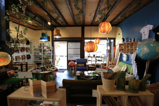 Life design shop Areas 家具・雑貨販売＆カフェ