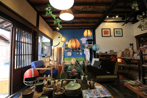 Life design shop Areas 家具・雑貨販売＆カフェ