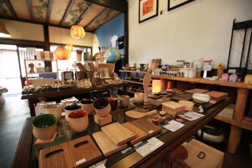 Life design shop Areas 家具・雑貨販売＆カフェ