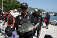 ���{����