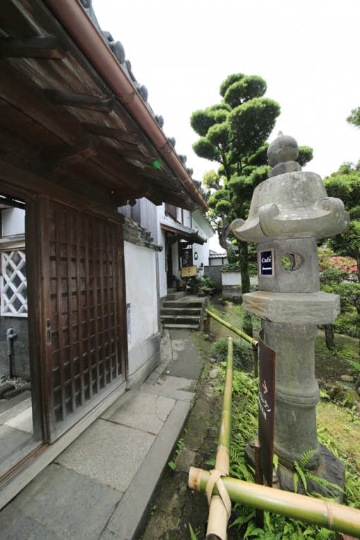 富春館・庭園風景