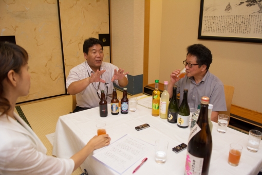 三蔵鼎談・ひでじビールレッドアイ試飲風景