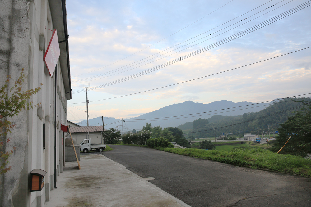 TUKURU & CAFE 野津原倉庫 駐車場